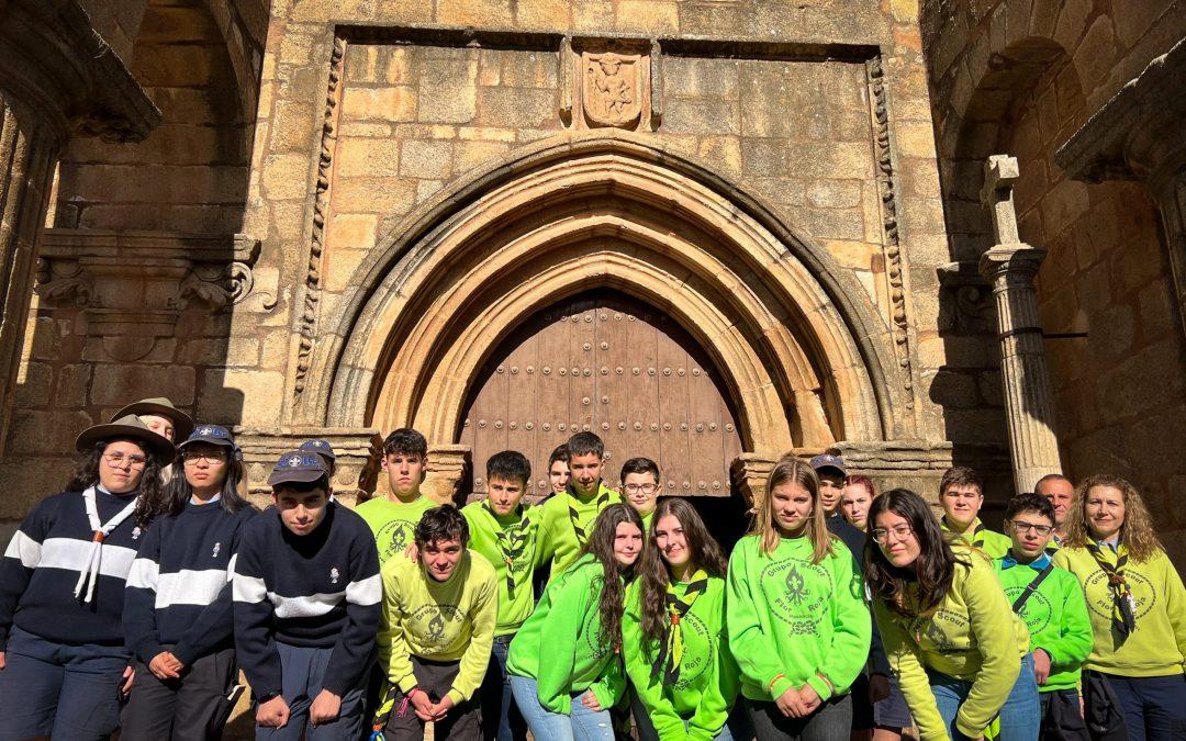 Histórica visita del Grupo Flor Roja a Cáceres