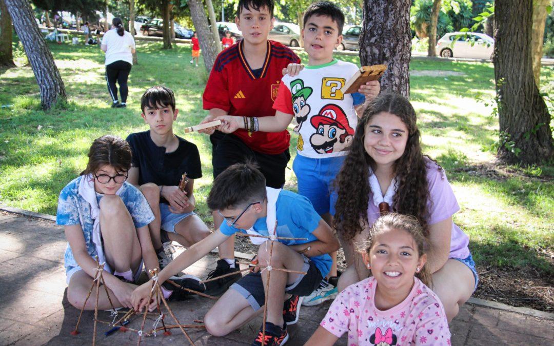 Reunión semanal en el Parque Valhondo